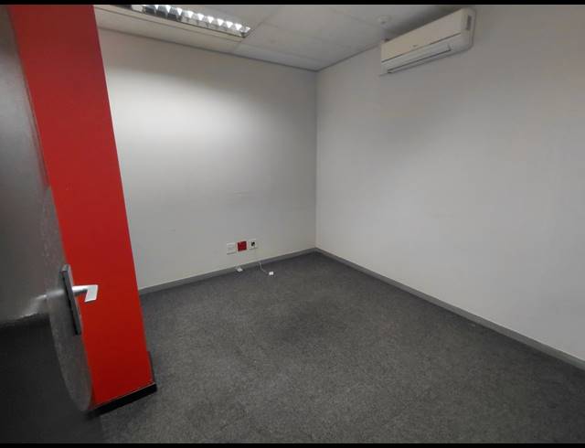 1,229M² OFFICE TO LET IN RANDJESPARK